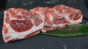 【ラム通販】特上ラム 肩ロースブロック250g×3　750g