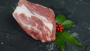 【ラム通販】特上ラム 肩ロースステーキ用　1枚　150g