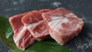 【ラム通販】特上ラム 肩ロースステーキ用　150g×3枚　 450g