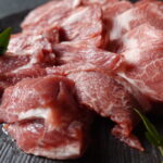 【ラム通販】特上ラム 肩ロース焼肉・BBQ用 800g